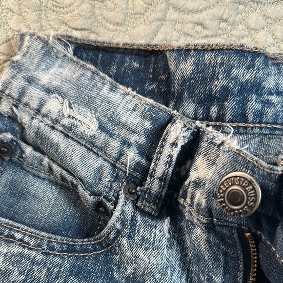 Levi's Blue Distressed Jean Jacket Vintage Style - Picture 11 of 11